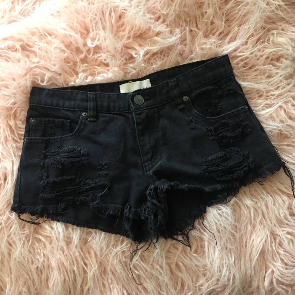 ❌SOLD❌ Black Distressed Shorts